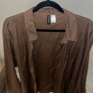 CUTE Brown button down! Loose fit! H&M size Large! Good condition
